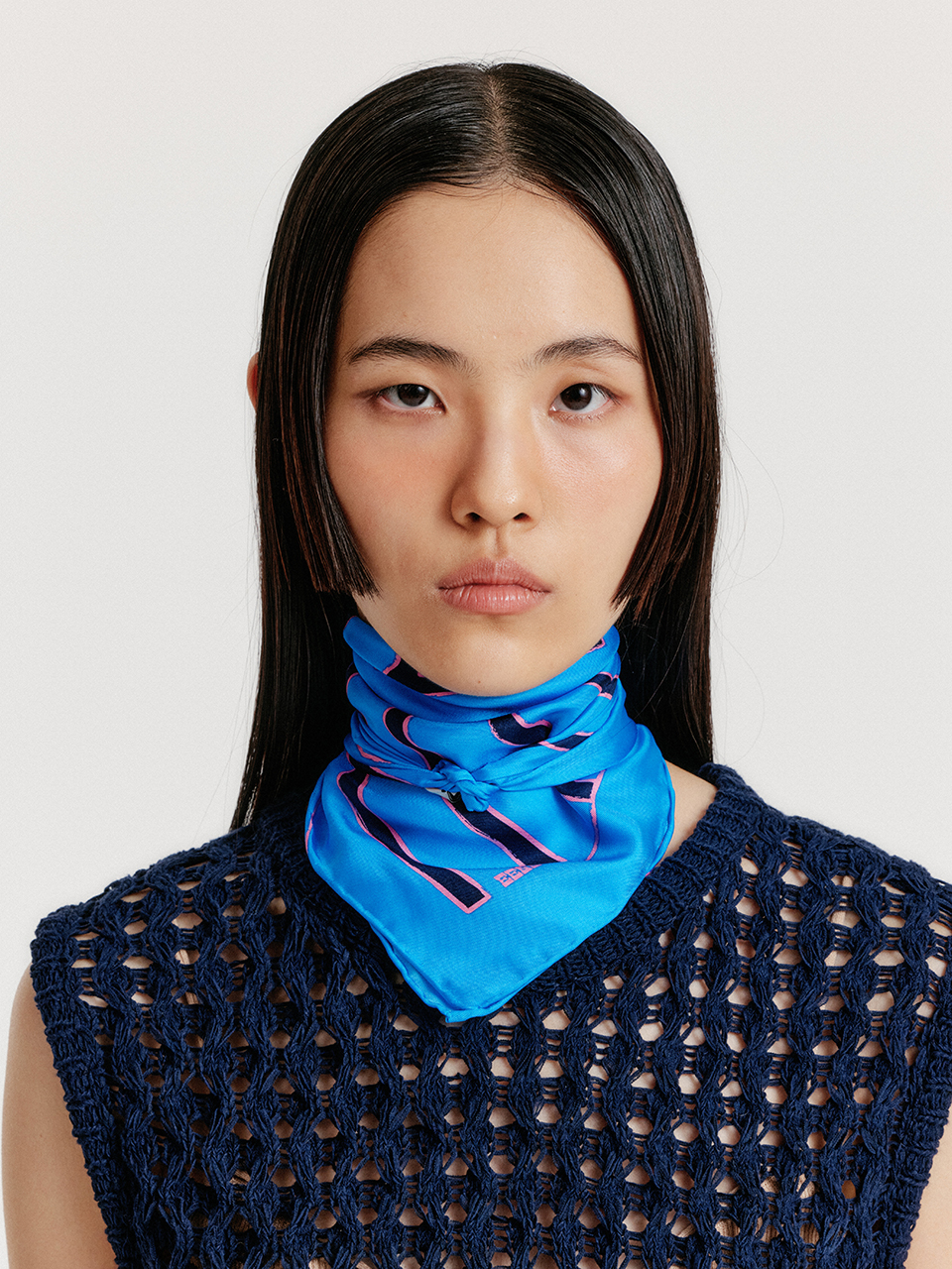 EENK(잉크) YUEYUE Small Logo Scarf - Blue | S.I.VILLAGE (에스아이빌리지) [EENK]YUEYUE Small Logo Scarf - Blue - 